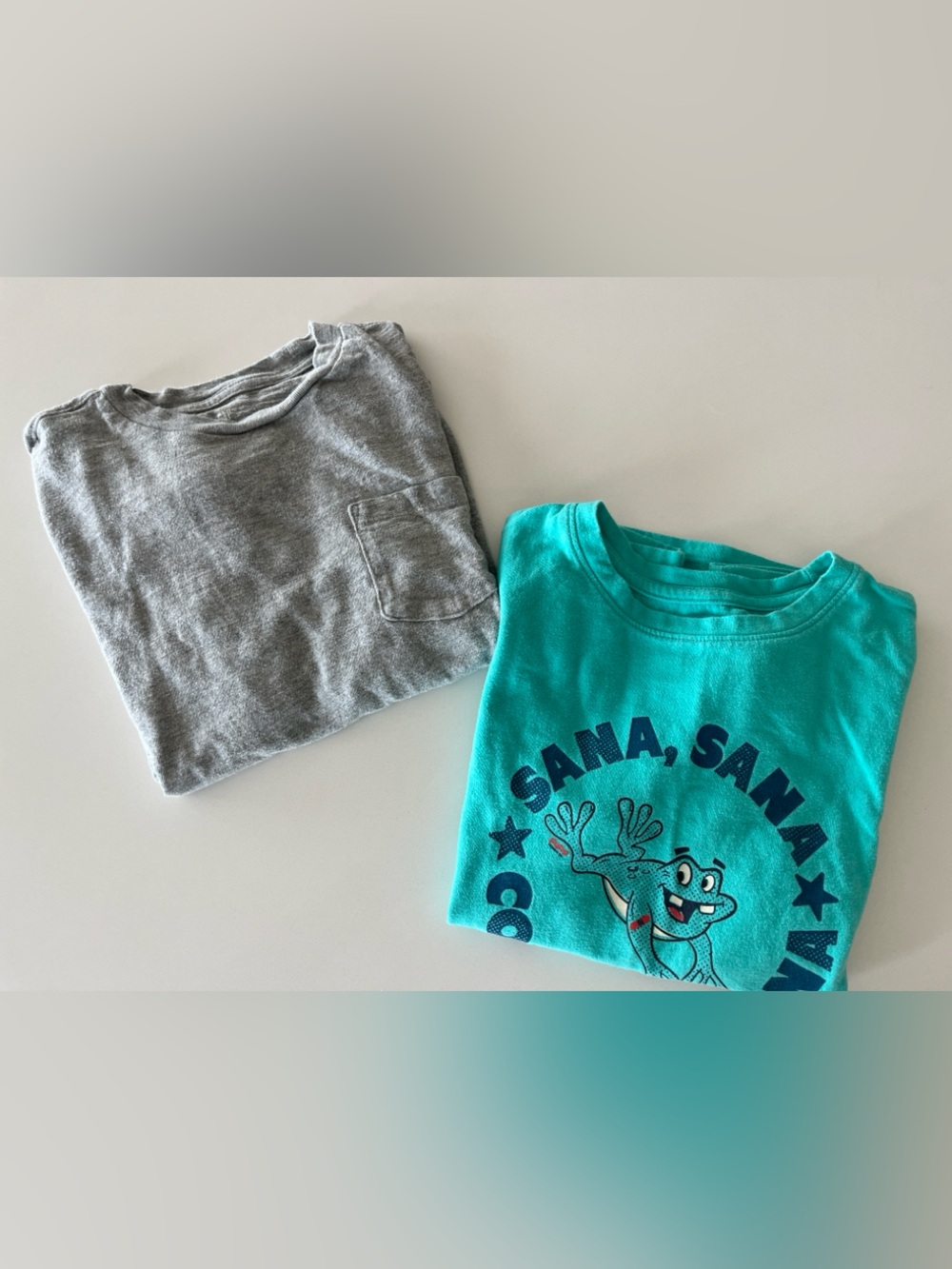 T-Shirt Bundle Boys Gap Kids Long Sleeve/Target Short Sleeve Sz: S